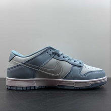 Cargar imagen en el visor de la galería, SB Dunk Low Clear Blue Swoosh Aura Worn Blue White DH9765-401