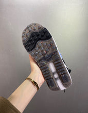 Cargar imagen en el visor de la galería, Air Max Furyosa Black Summit White Black DH0531-002