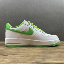 Cargar imagen en el visor de la galería, Air Force 1 07 Low White Chlorophyll Green DH7561-105