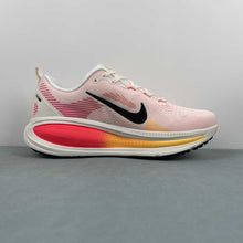 Cargar imagen en el visor de la galería, Nike Zoom Vomero 18 Sail Black Brigth Crimson HM6804-100