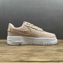 Cargar imagen en el visor de la galería, Air Force 1 PIXEL Particle Beige Black White CK6649-200