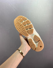 Cargar imagen en el visor de la galería, Adidas Astir Beige GV9200
