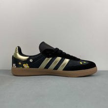 Cargar imagen en el visor de la galería, Liberty London x Adidas Samba OG Black Floral IH1331