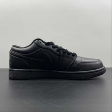 Cargar imagen en el visor de la galería, Air Jordan 1 Low Triple Black 553558-093