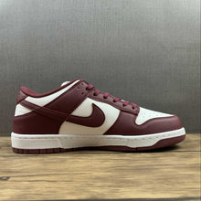 Cargar imagen en el visor de la galería, SB Dunk Low Bordeaux Team Red White DD1503-108