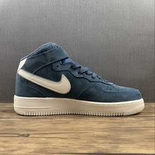 Cargar imagen en el visor de la galería, Air Force 1 07 Mid Suede Navy Blue White AA1118-007
