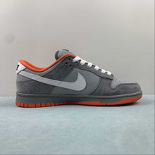 Cargar imagen en el visor de la galería, Jeff Staple x Dunk SB Low Staple NYC Pigeon Medium Grey White Dark Grey 304292 011