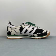 Cargar imagen en el visor de la galería, Adidas SL 72 OG Cow Print Core Black Off White Court Green JR1639
