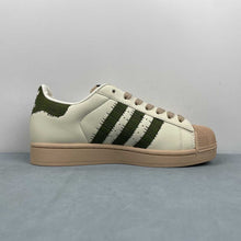 Cargar imagen en el visor de la galería, Adidas Superstar 2 Cream White Traoli Magbei KJ3967