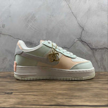 Cargar imagen en el visor de la galería, Air Force 1 Shadow Sail Barely Green Crimson Tint CU8591 104