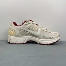 Cargar imagen en el visor de la galería, Zoom Vomero 5 Sail Sail-Pale Ivory-Team Red HF0737-111