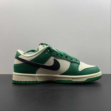 Cargar imagen en el visor de la galería, SB Dunk Low Lottery Black Malachite Pale Ivory DR9654-100