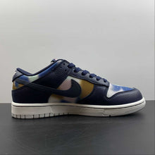 Cargar imagen en el visor de la galería, SB Dunk Low Graffiti Navy White DM0108-400