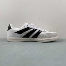 Cargar imagen en el visor de la galería, Adidas Predator Freestyle Grey White Black IF1026
