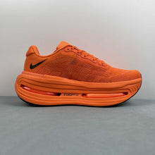 Cargar imagen en el visor de la galería, Nike Vomero Premium Red Orange Black HQ2050-660