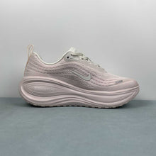 Cargar imagen en el visor de la galería, Nike Zoom Vomero PLUS Gilt Red Phamton-Light Bohe HV8154-603