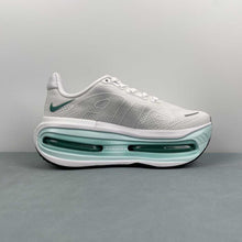 Cargar imagen en el visor de la galería, Nike Vomero Premium White Grass Green FN8453-022