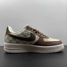 Cargar imagen en el visor de la galería, LV x Air Force 1 07 Low Salute Cream Brown DC8877-202