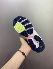 Cargar imagen en el visor de la galería, Adidas Astir Off White Clear Sky GZ4331