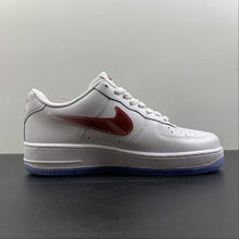 Cargar imagen en el visor de la galería, Air Force 1 07 Low White Red Metallic Gold CO3363-363