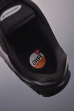 Cargar imagen en el visor de la galería, Air Max Dn8 Black and White Gradient IB8888-200