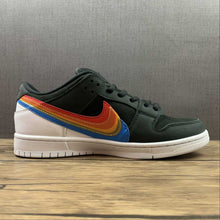 Cargar imagen en el visor de la galería, Polaroid x SB Dunk Low Black Multicolor DH7722-001