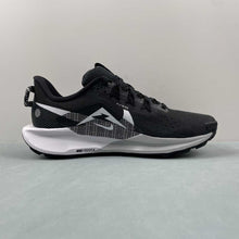 Cargar imagen en el visor de la galería, Nike React Pegasus Trail 5 Black White DV3864-001