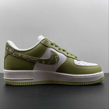 Cargar imagen en el visor de la galería, Air Force 1 07 Low Paisley Avocado Green White XM6386-556
