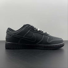 Cargar imagen en el visor de la galería, SB Dunk Low Black White DF0517-221