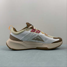 Cargar imagen en el visor de la galería, Nike Juniper Trail 2 NN Sanddrift Safety Orange Ale Brown FD4323-181