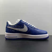 Cargar imagen en el visor de la galería, Louis Vuitton x Air Force 1 Blue Embossing MS 0232