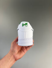 Cargar imagen en el visor de la galería, BAPE STA Patent Leather White Green