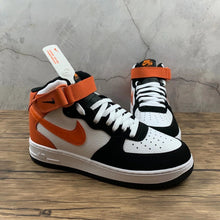 Cargar imagen en el visor de la galería, Air Force 1 07 Mid White Black Orange 554724 058