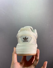 Cargar imagen en el visor de la galería, Adidas Astir Beige GV9200