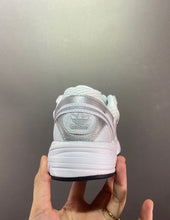 Cargar imagen en el visor de la galería, Adidas Astir White Silver Metallic GY5565