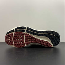 Cargar imagen en el visor de la galería, Air Zoom Pegasus 39 Rattan Gorge Green Team Red FB7161-231