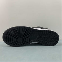 Cargar imagen en el visor de la galería, SB Dunk Low Twist Panda White Black DZ2794-001