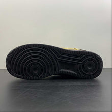 Cargar imagen en el visor de la galería, LV x Air Force 1 07 Low Black Metallic Gold Brown IA9VGO