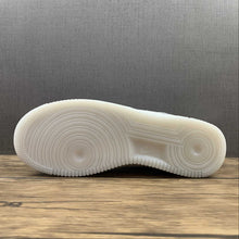 Cargar imagen en el visor de la galería, Air Force 1 Low Gore tex White Hyper Royal DJ7968-100