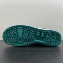Cargar imagen en el visor de la galería, Air Force 1 07 Low SU19 Green Lake Bridge Black GH5696-302