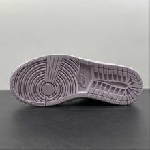 Cargar imagen en el visor de la galería, Air Jordan 1 Low Barely Grape White Lemon Wash DC0774-501