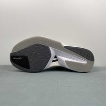 Cargar imagen en el visor de la galería, Adizero Boston 13 Cloud White Matte Silver Dash Grey JS4948