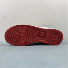 Cargar imagen en el visor de la galería, Air Force 1 07 Low Green Gold White Red HX123-002
