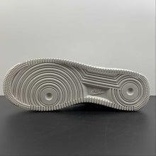 Cargar imagen en el visor de la galería, Louis Vuitton x Air Force 1 White Gray 6601-1