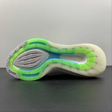 Cargar imagen en el visor de la galería, Adidas UltraBoost 22 White Green