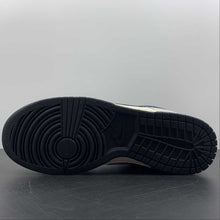 Cargar imagen en el visor de la galería, SB Dunk Low White Light Smoke Gray Black DD1503-117