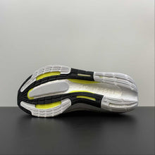 Cargar imagen en el visor de la galería, Adidas UltraBoost Light Core Black Grey Six Cloud White HQ6339