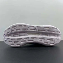 Cargar imagen en el visor de la galería, Adidas Day Jogger Boost Cloud White Core Black FX6170