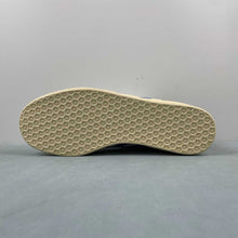 Cargar imagen en el visor de la galería, Adidas Gazelle Shoe Palace Ivory Bold Blue IF4599