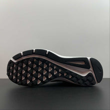 Cargar imagen en el visor de la galería, Nike Quest Black Metallic Silver AA7403-001